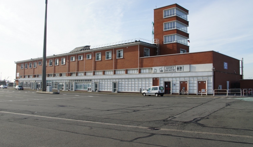 BUREAUX INDIVIDUELS OU ENSEMBLE DE BUREAUX - BATIMENT ANCIENNE GARE MARITIME