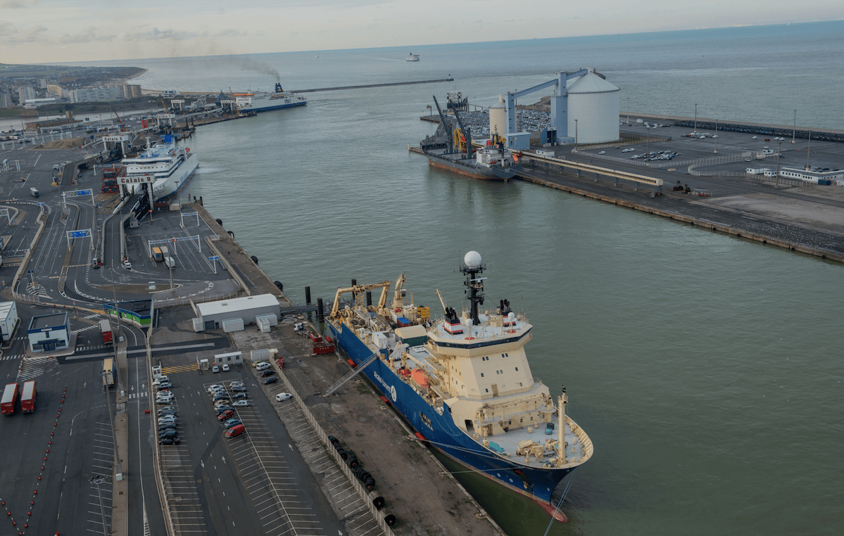 vue aérienne du bassin et quai de commerce